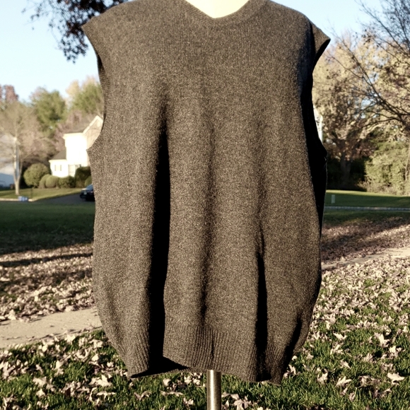 Men's lambs wool vest - Picture 2 of 3